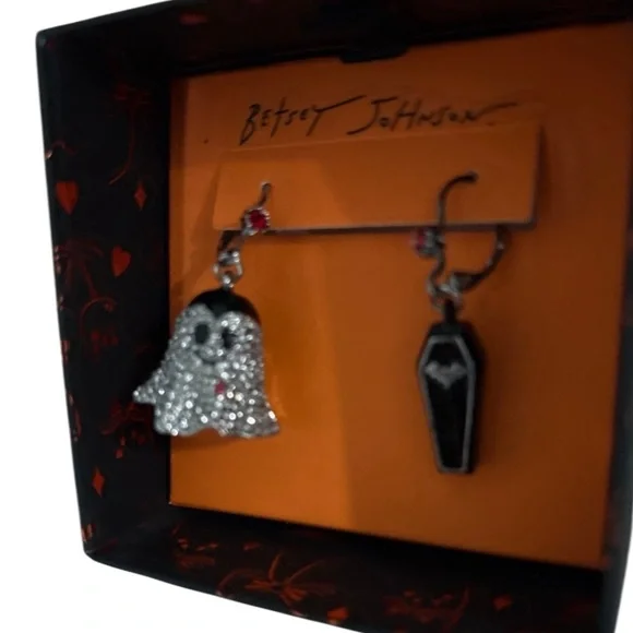 BETSEY JOHNSON Halloween Mismatch Crystal Ghost & Coffin Dangle Earrings NEW NWT - Picture 8 of 10